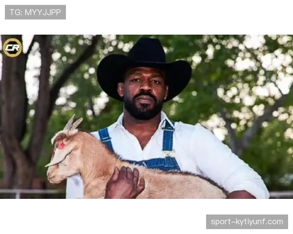 乔恩·琼斯最新街拍那块表，能买我三个月房租