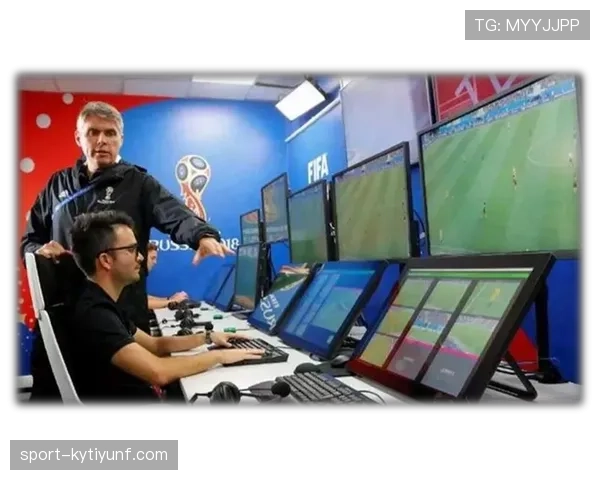 助理裁判为何有时延迟举旗判越位？